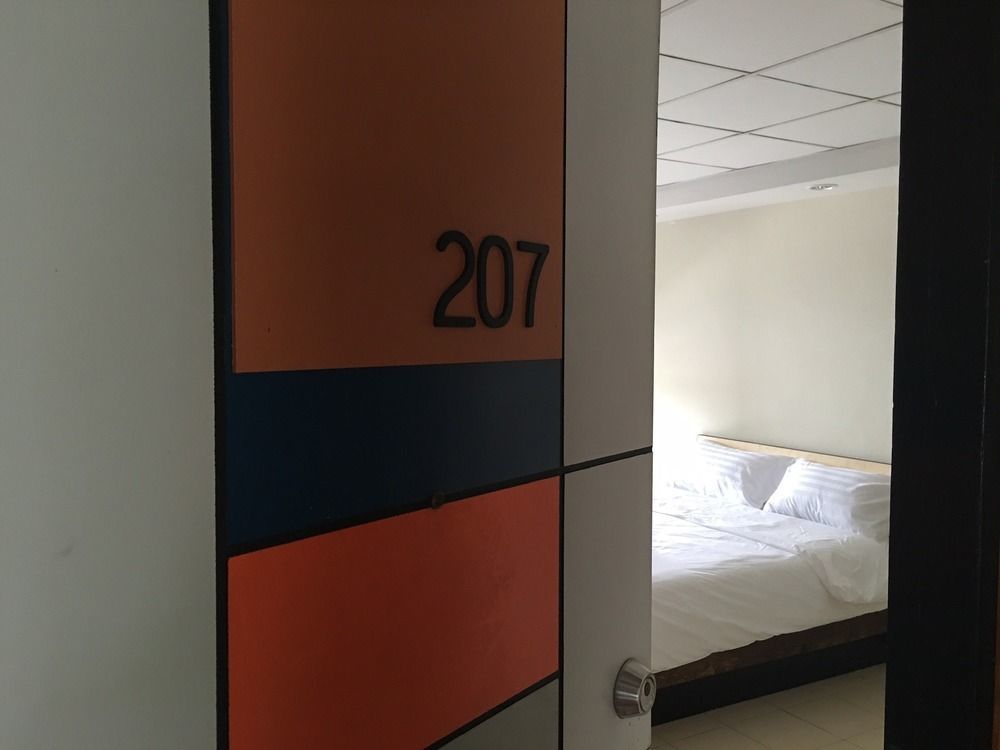 Room At Prachachuen Nonthaburi Bagian luar foto