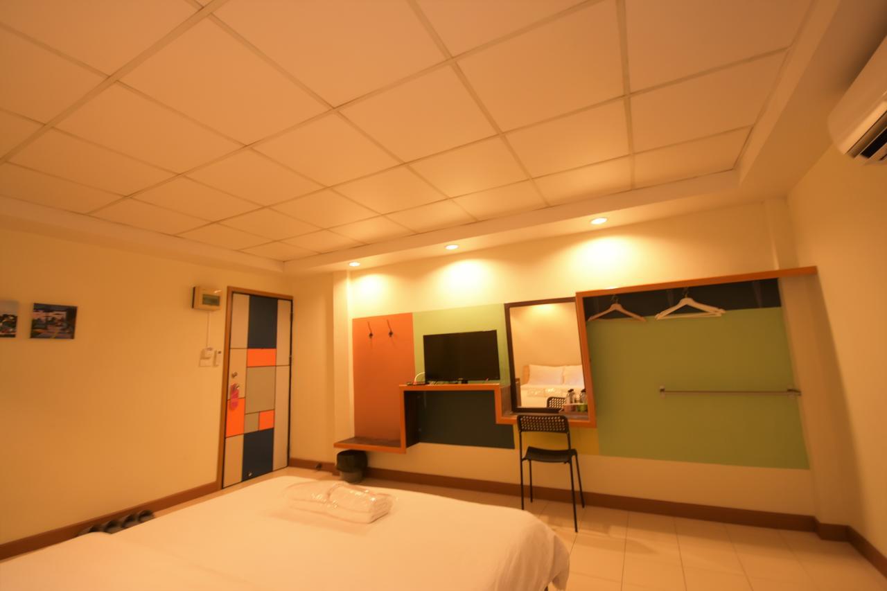 Room At Prachachuen Nonthaburi Bagian luar foto