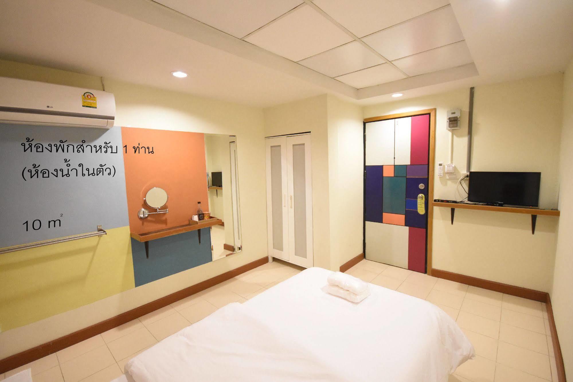 Room At Prachachuen Nonthaburi Bagian luar foto