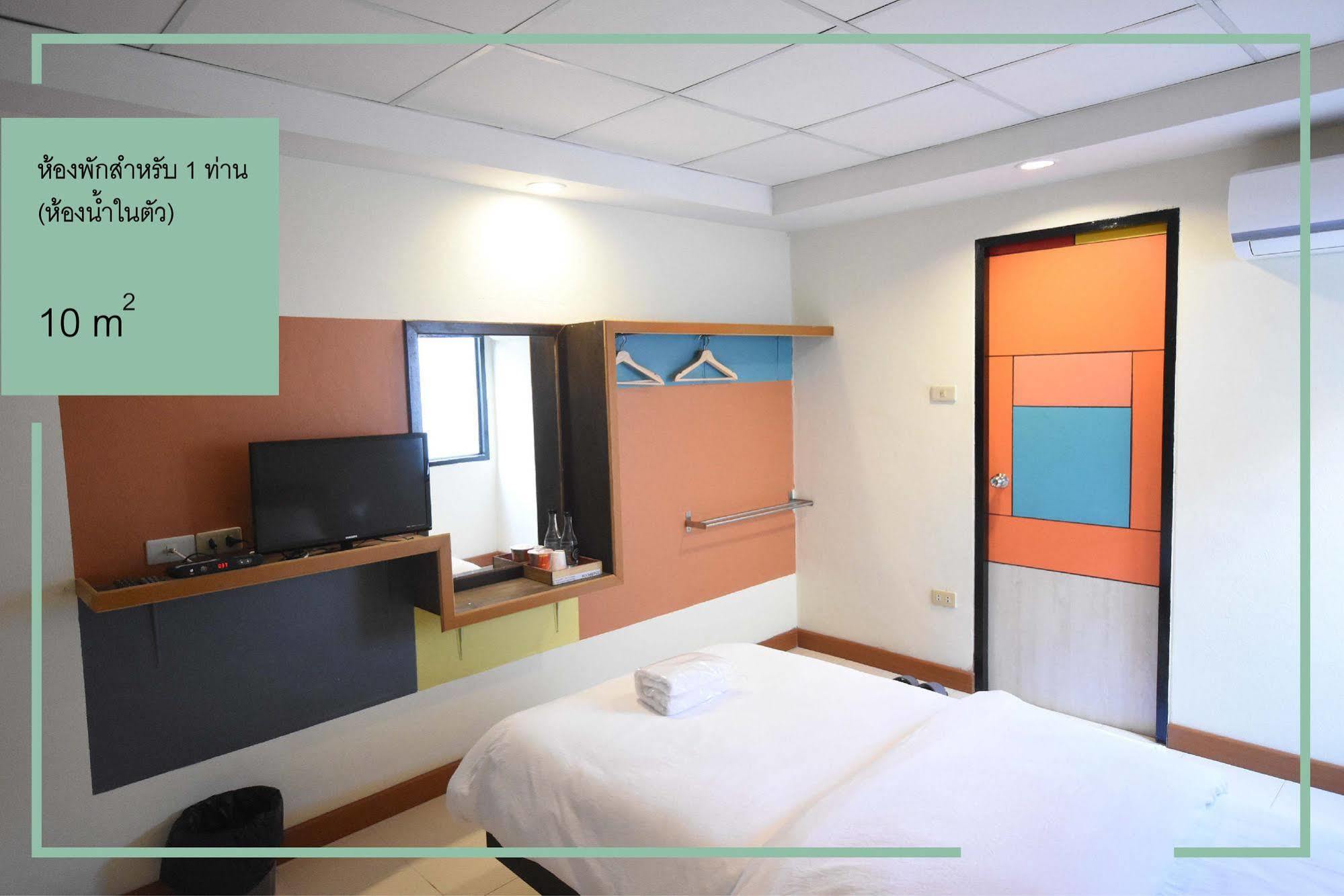 Room At Prachachuen Nonthaburi Bagian luar foto