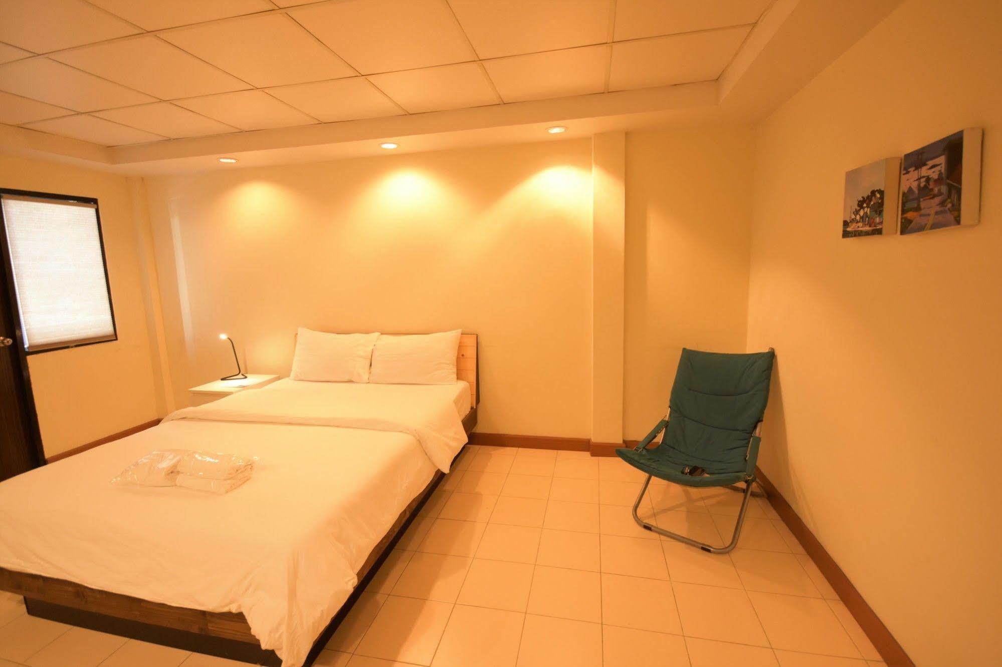 Room At Prachachuen Nonthaburi Bagian luar foto