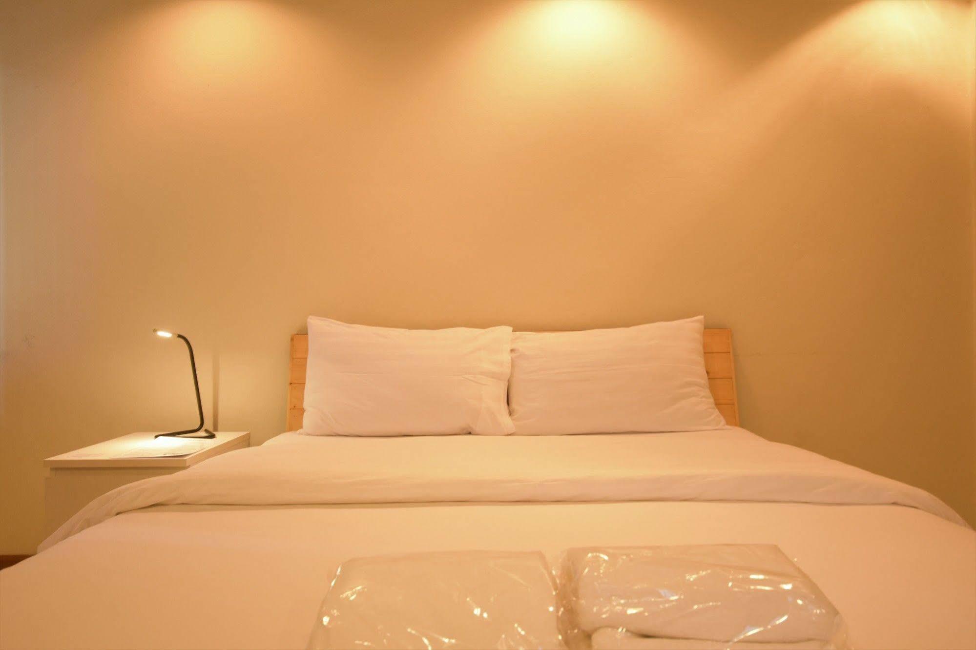 Room At Prachachuen Nonthaburi Bagian luar foto